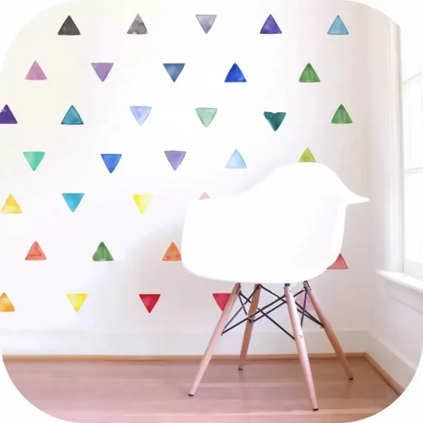 Vinilo trama infantil para pared triángulos acuarela
